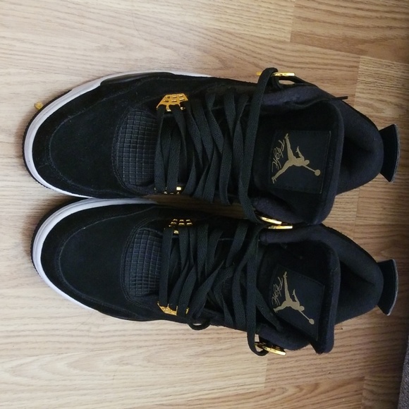 Jordan 4 Royalty